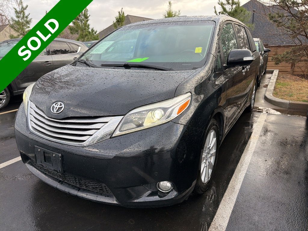 2017 Toyota Sienna Limited Premium 7-Passenger FWD