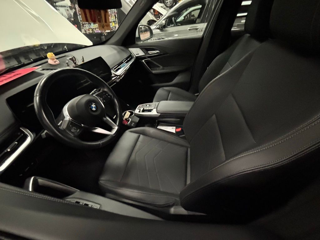 Thumbnail: 2023 BMW X1 - 3