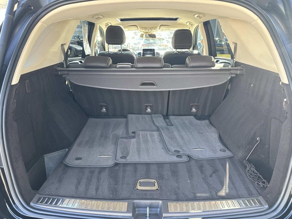 Thumbnail: 2018 Mercedes-Benz GLE - 24