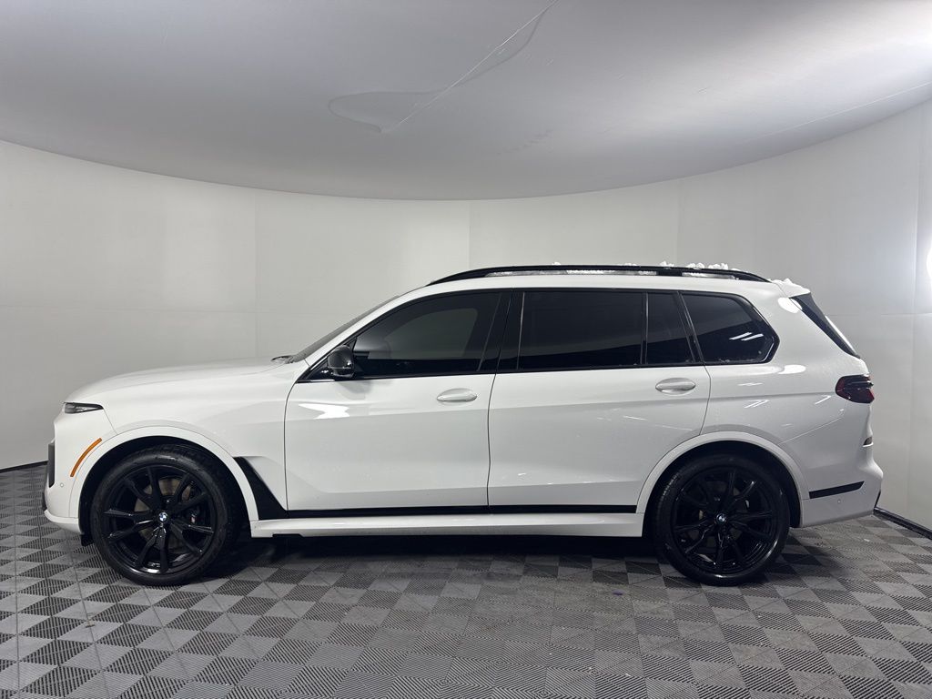 Thumbnail: 2025 BMW X7 - 8