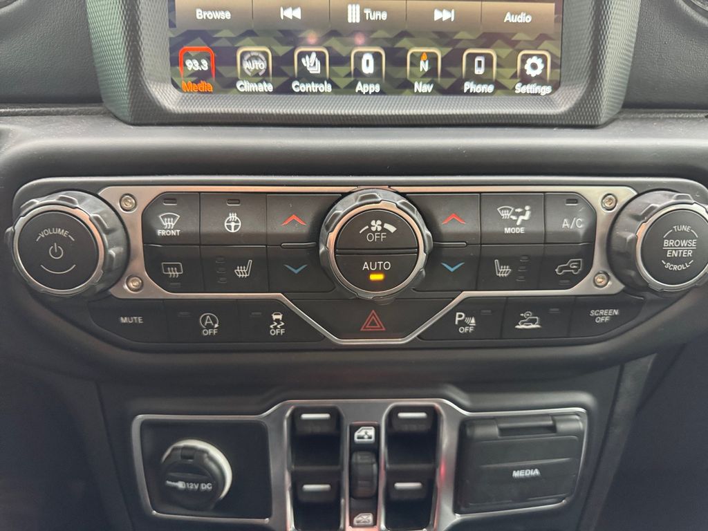 Used Car 2023 Jeep Gladiator  Overland For Sale Under $35,000 In Round Rock, Texas