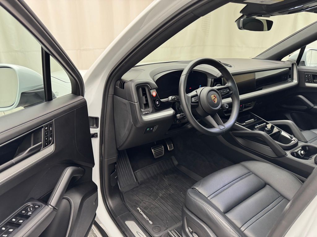 2024 Porsche   4