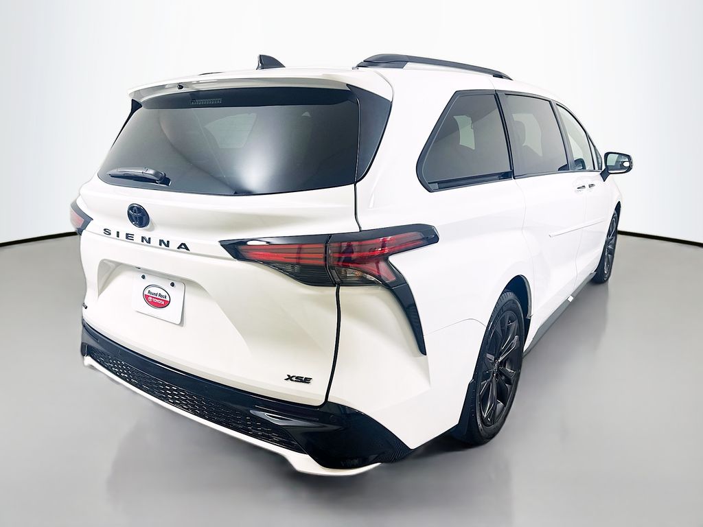Thumbnail: 2026 Toyota Sienna - 5