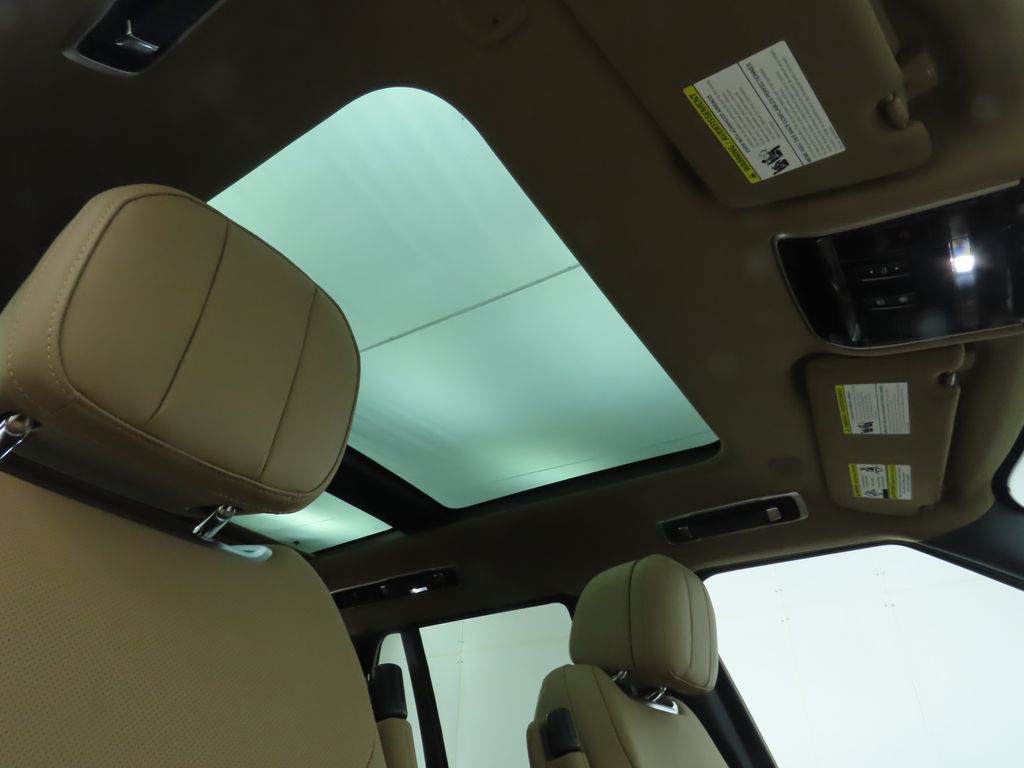 Thumbnail: 2025 Land Rover Range Rover - 20