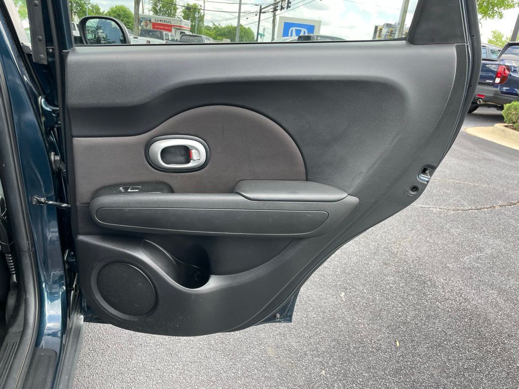 Thumbnail: 2017 Kia Soul - 32