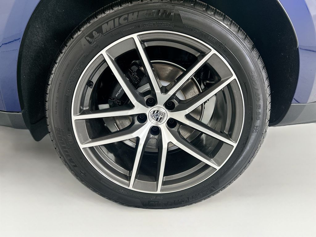 Thumbnail: 2026 Porsche Macan - 31