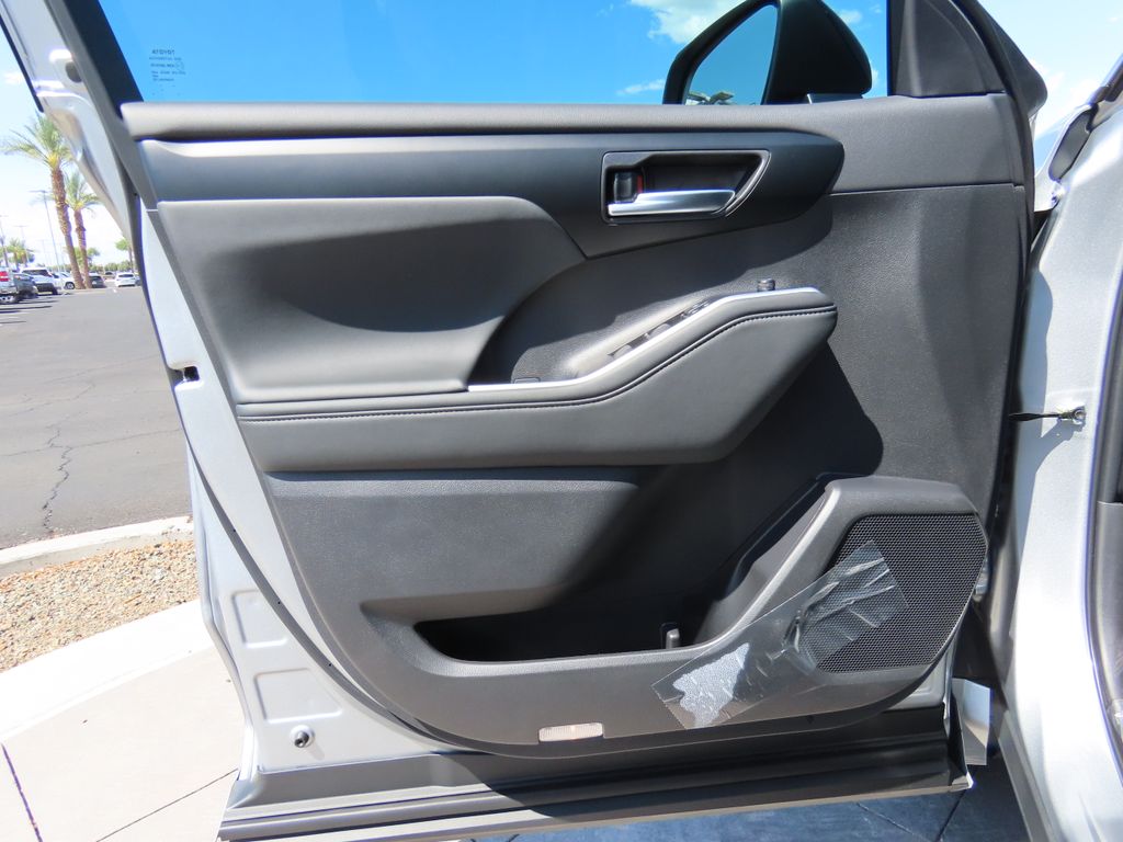 2025 Toyota Highlander XSE 24