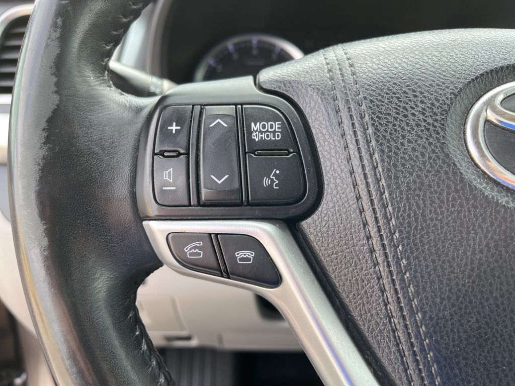 2015 Toyota Highlander  21