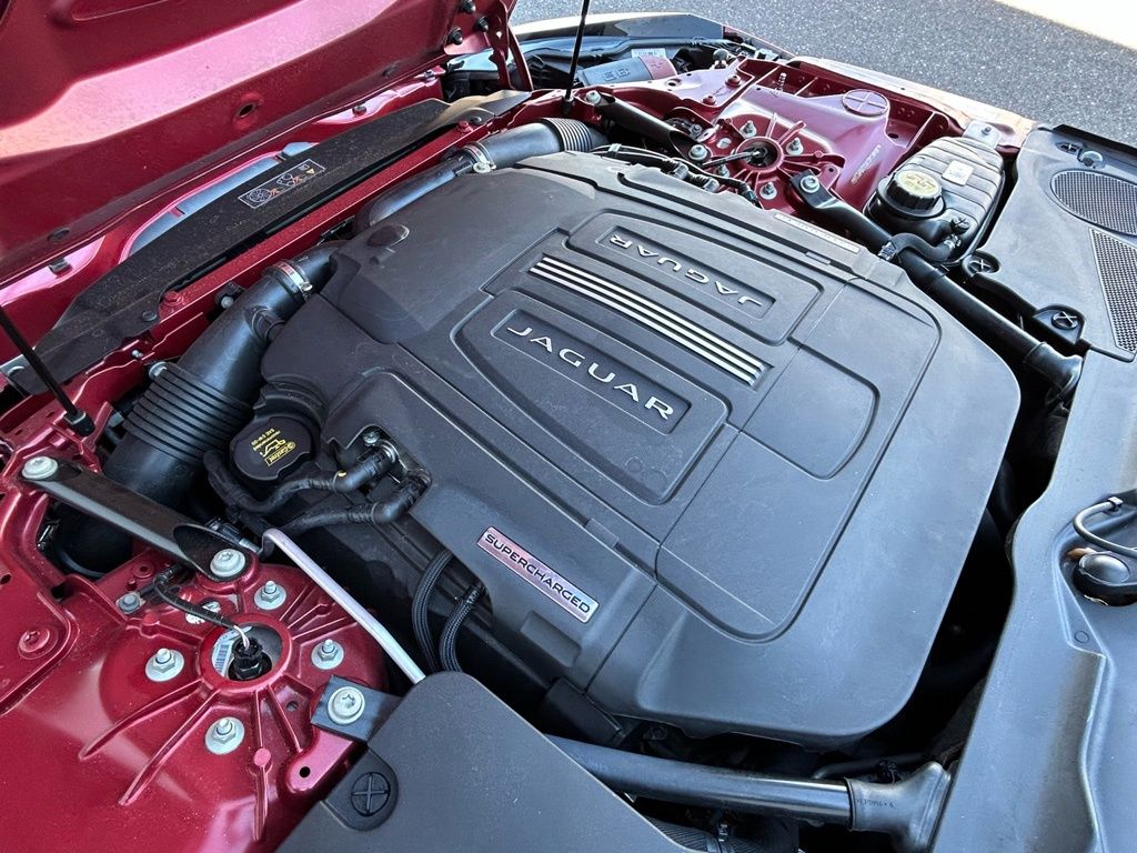 Used 2014  Jaguar S image 50