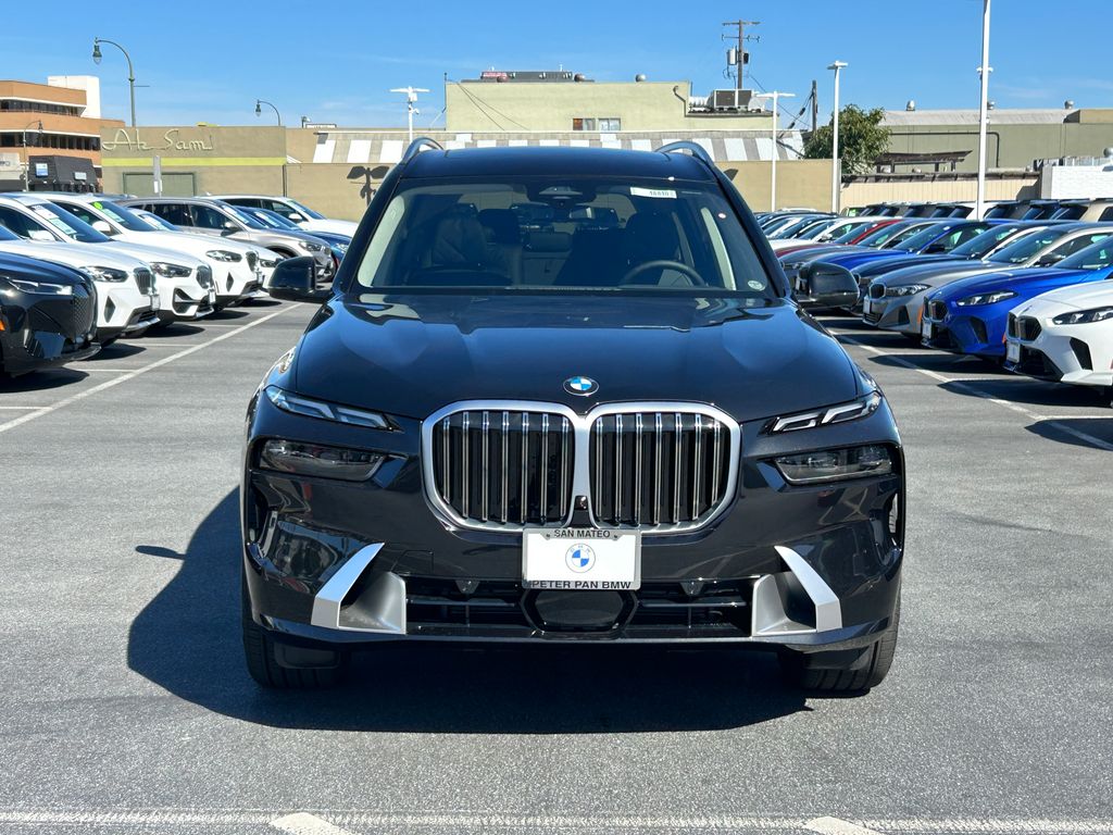 Thumbnail: 2026 BMW X7 - 8