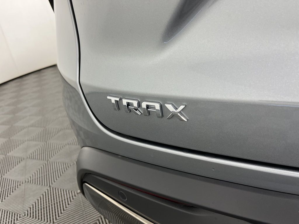 Thumbnail: 2025 Chevrolet Trax - 18