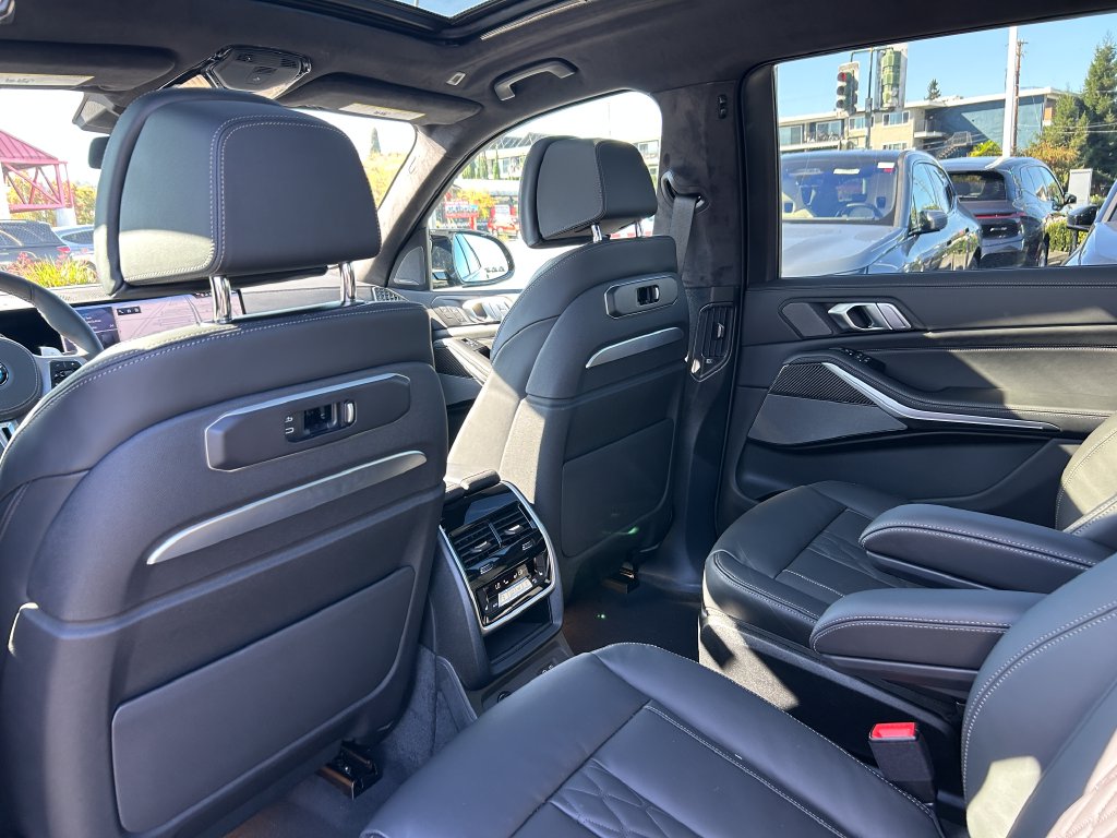 Thumbnail: 2027 BMW X7 - 31