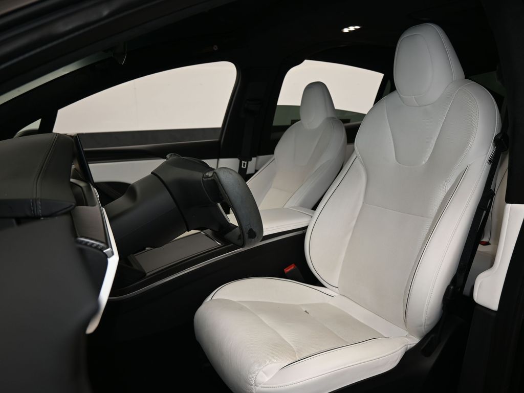 Used 2022 Black Tesla Plaid image 10