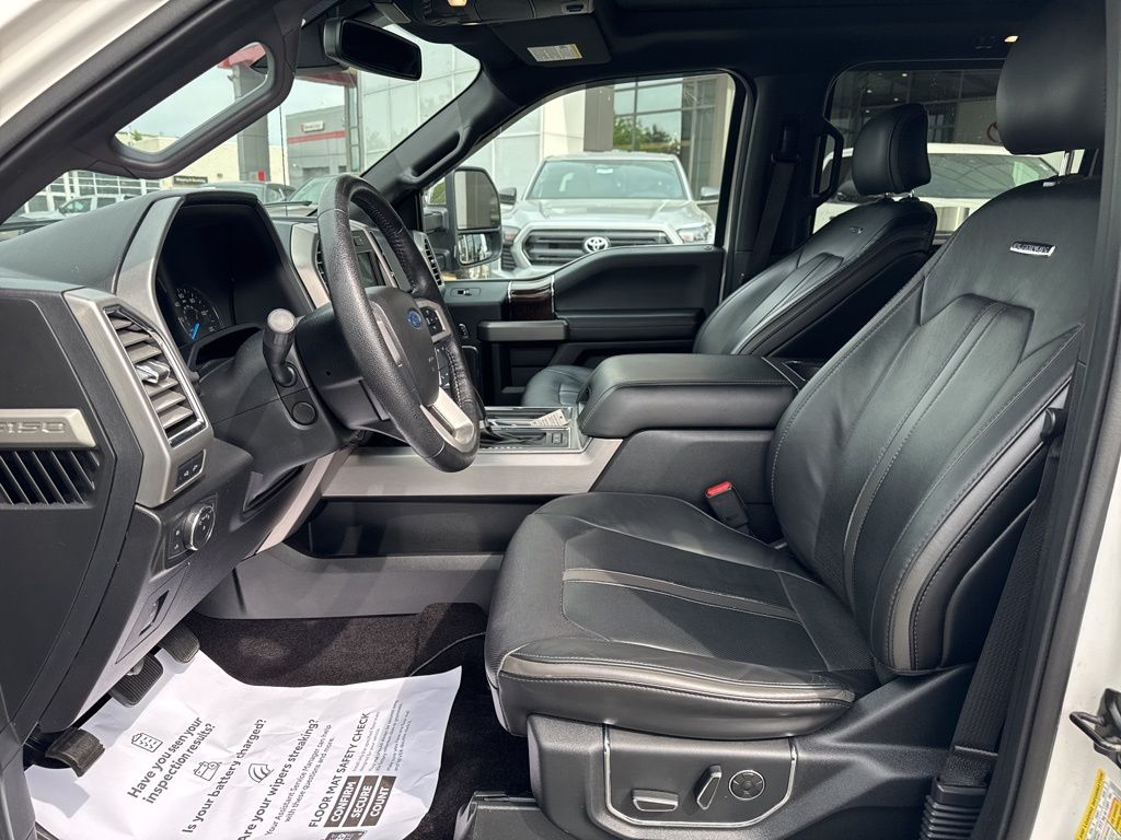 2016 Ford F-150 Platinum photo