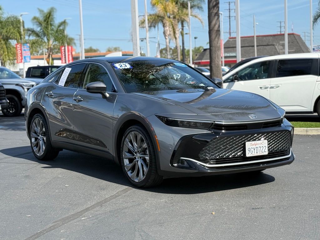 View vehicle photo 2