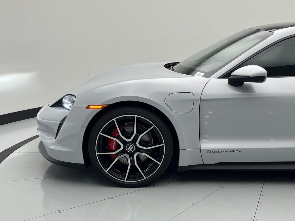 Thumbnail: 2023 Porsche Taycan - 14