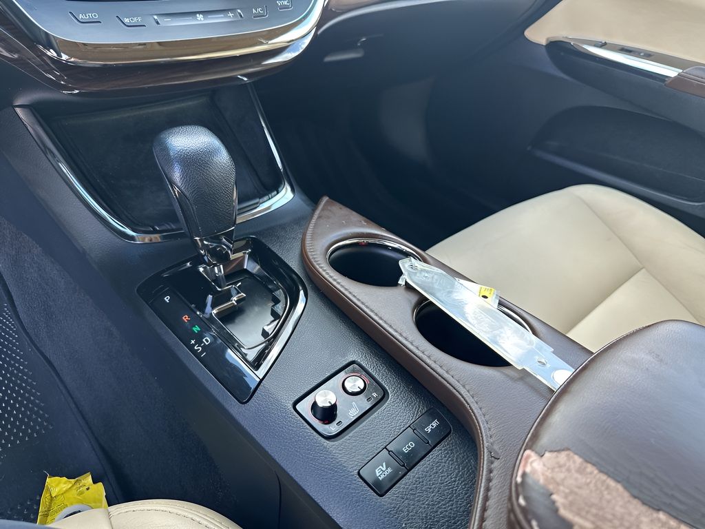 Used Car 2015 Toyota Avalon Hybrid  Xle Touring For Sale Under $15,000 In Austin, Texas