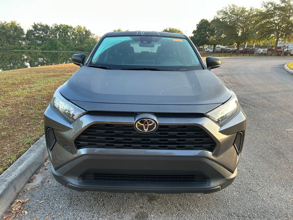 2022 Toyota RAV4 LE 8
