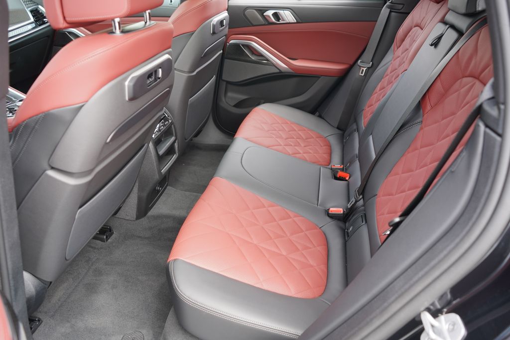 2025 BMW X6  19