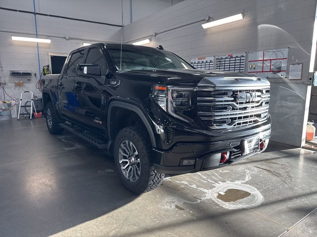 2022 GMC Sierra 1500 AT4 Crew Cab 4WD