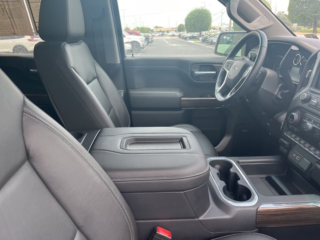 Thumbnail: 2020 Chevrolet Silverado 1500 - 4