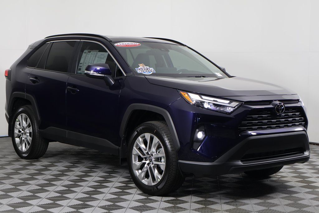 Thumbnail: 2025 Toyota RAV4 - 3