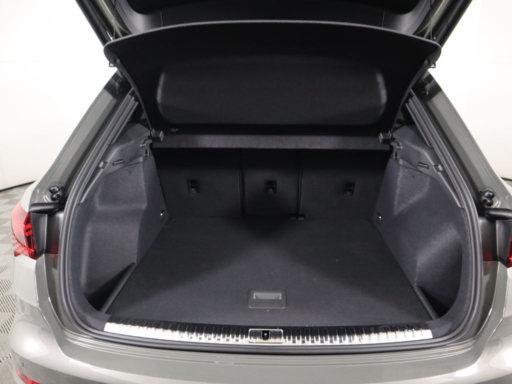 Thumbnail: 2025 Audi Q3 - 29