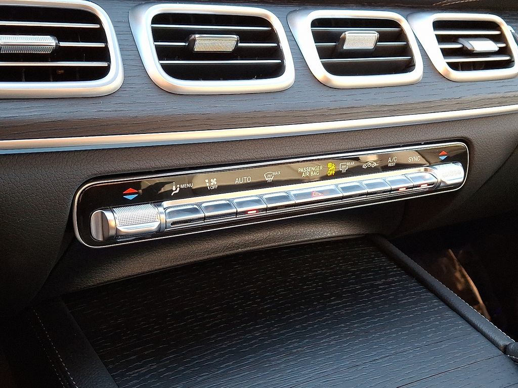 Thumbnail: 2026 Mercedes-Benz GLE - 12