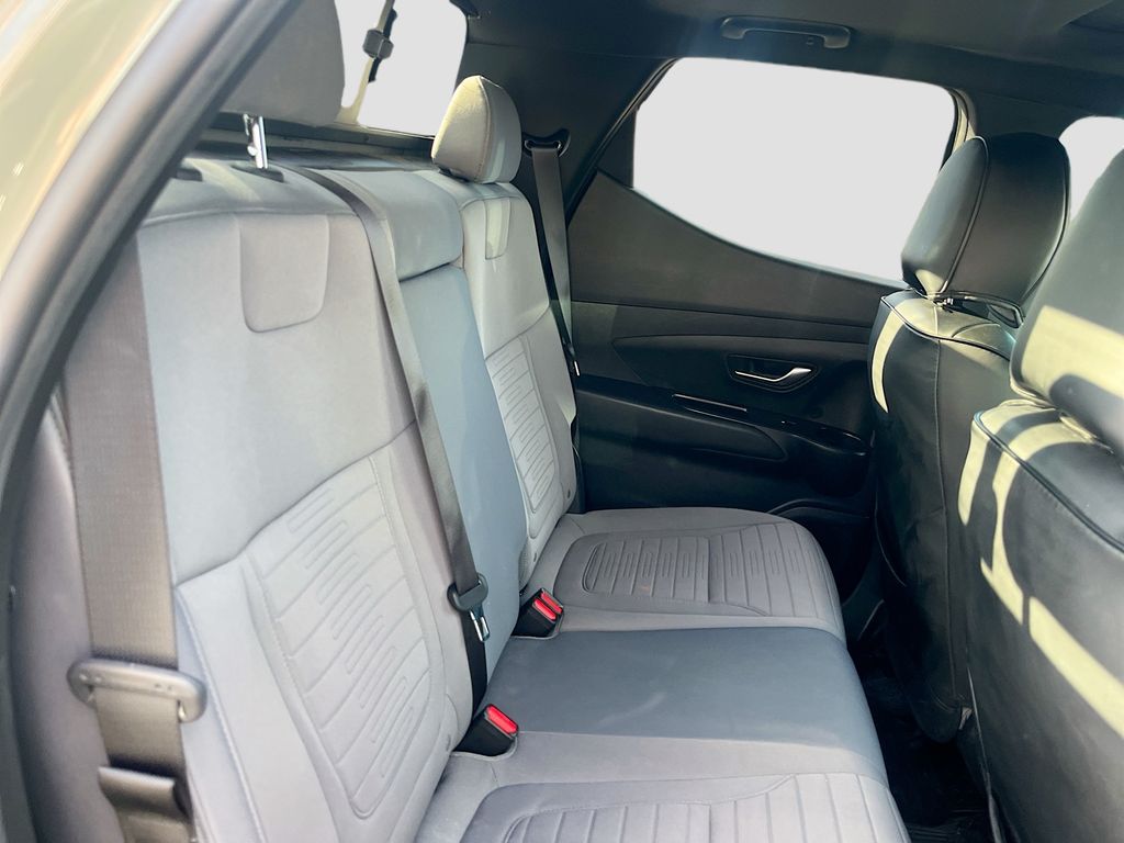 Used 2022 Green Hyundai SEL image 27