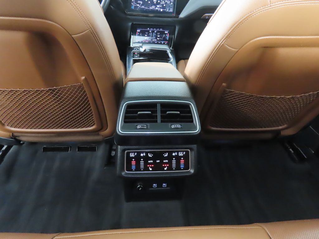 Thumbnail: 2021 Audi e-tron - 24