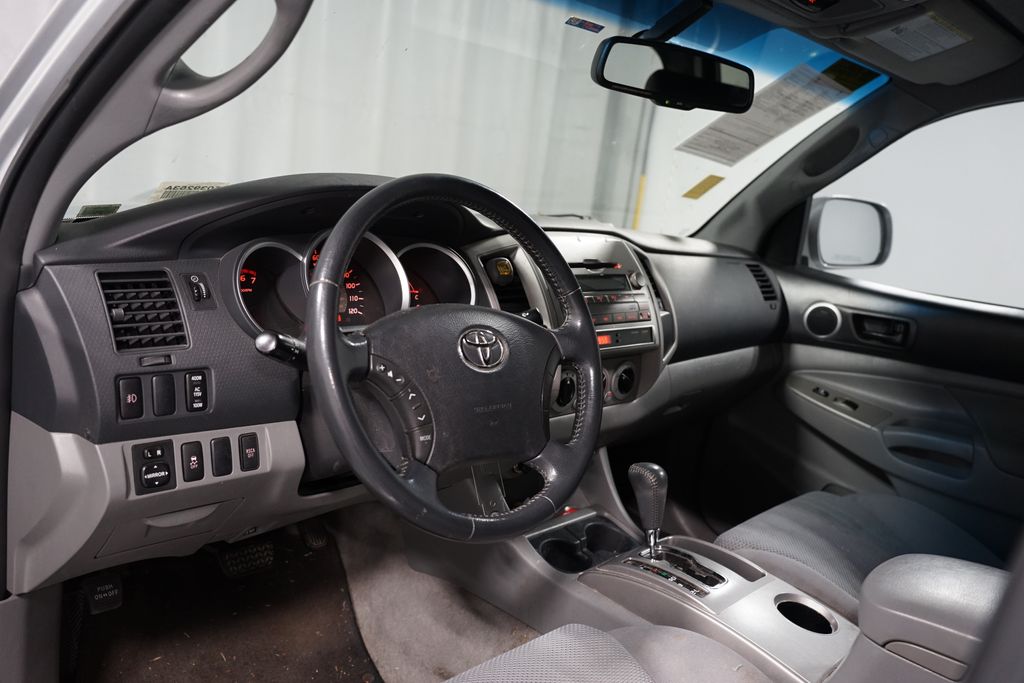 Thumbnail: 2011 Toyota Tacoma - 7
