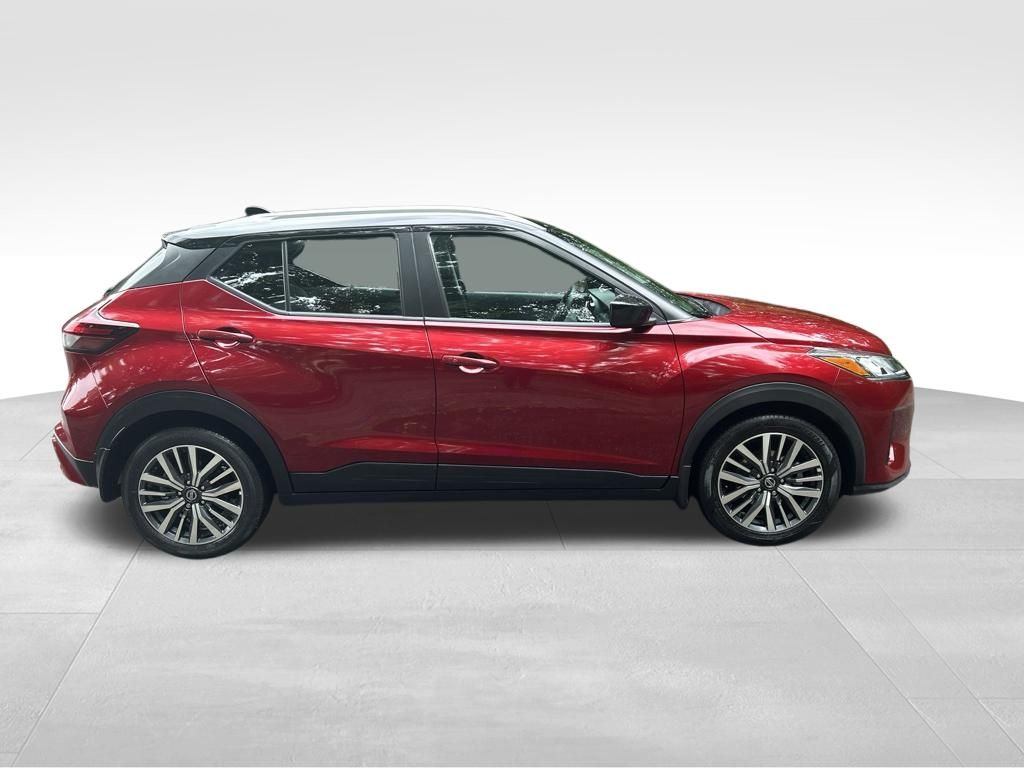 Used 2021 Red Nissan SV image 7