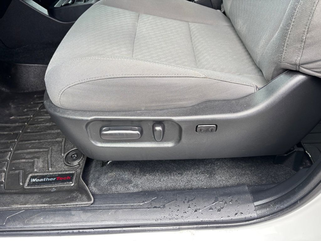 Used Car 2023 Toyota Tacoma  Sr5 For Sale Under $35,000 In Austin, Texas