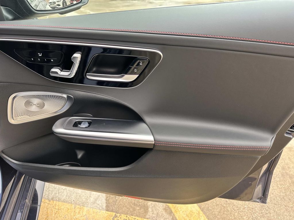 Thumbnail: 2025 Mercedes-Benz C-Class - 10