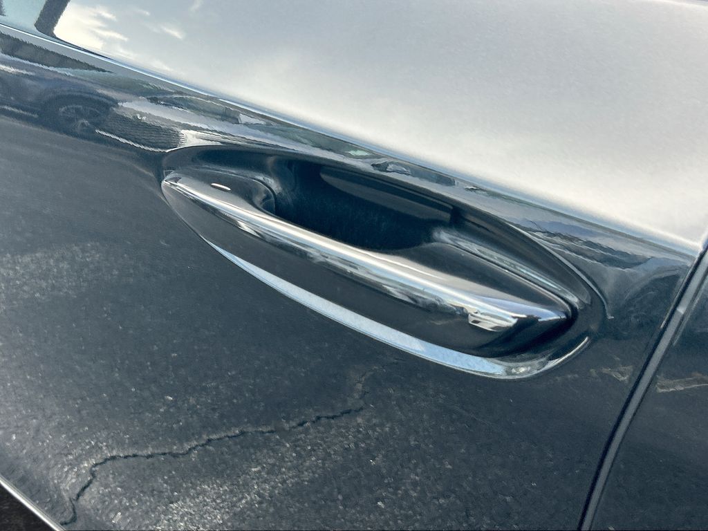 Thumbnail: 2022 Lexus ES - 27