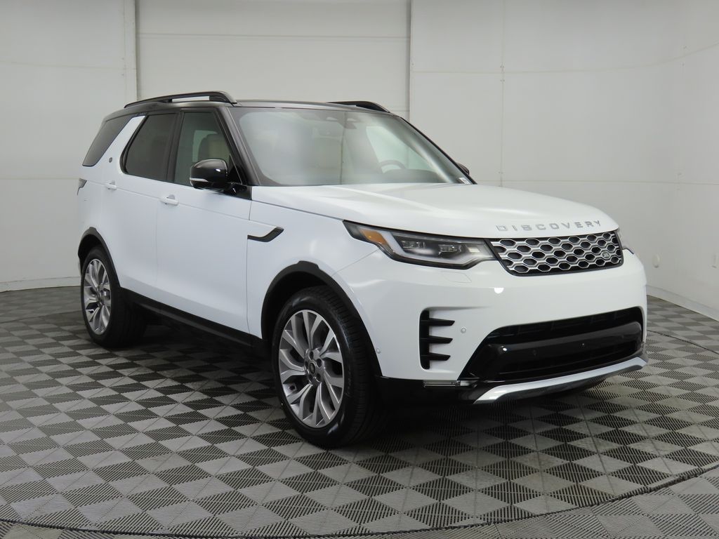 Thumbnail: 2026 Land Rover Discovery - 3