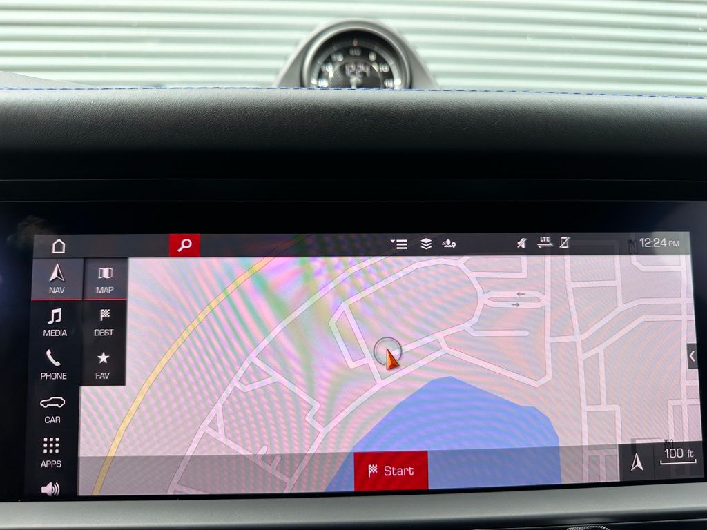 Thumbnail: 2023 Porsche Macan - 28