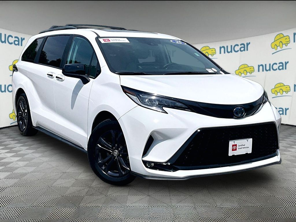 2025 Toyota Sienna — photo 1