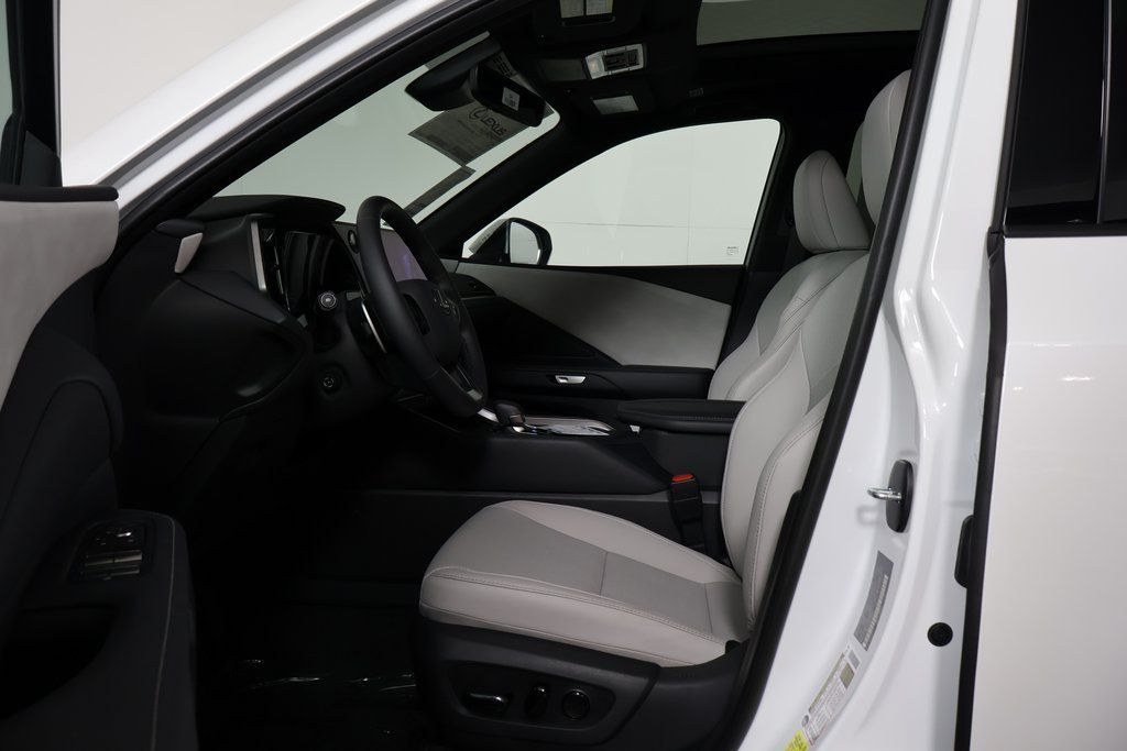 Thumbnail: 2026 Lexus TX - 5