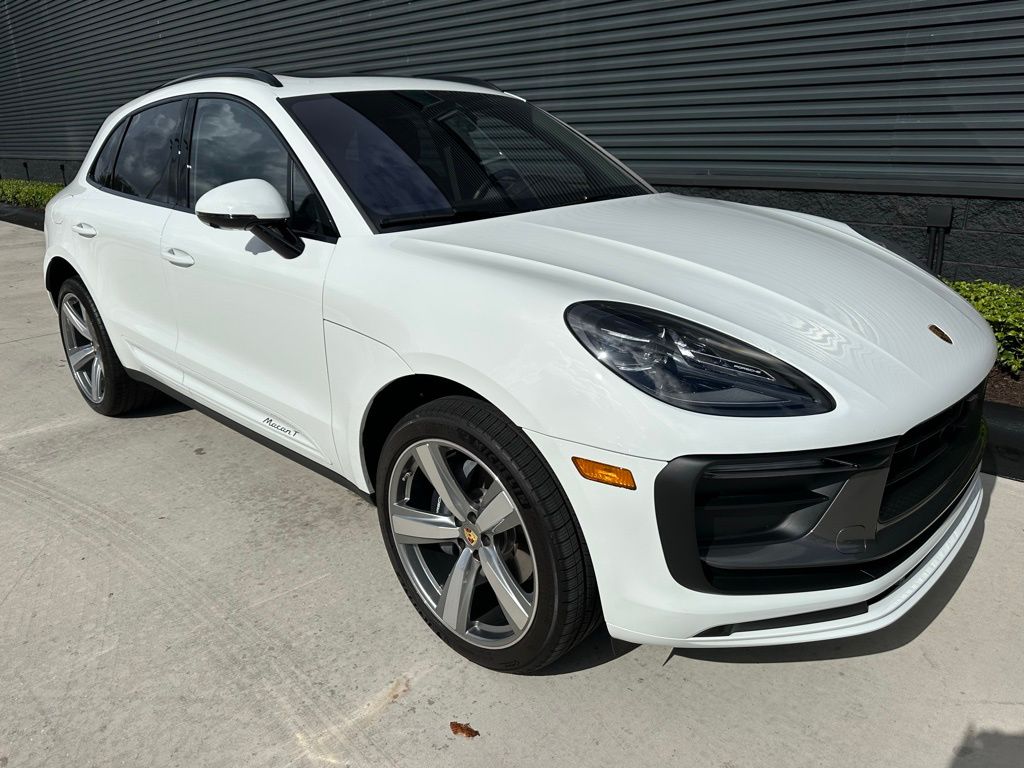 Thumbnail: 2025 Porsche Macan - 11