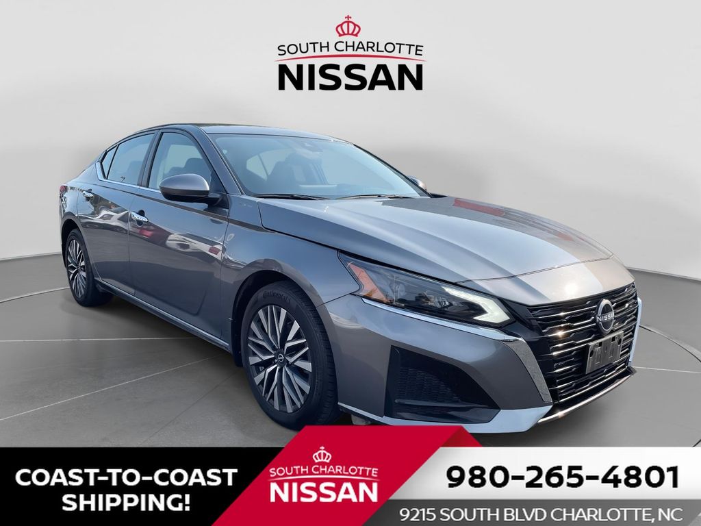 Gray 2024 Nissan Altima Sedan All-Wheel Drive Continuously Variable Transmission