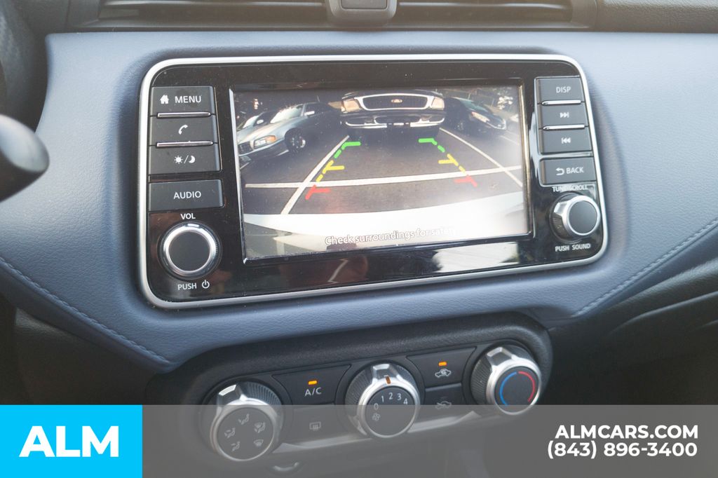 2023 Nissan Versa 1.6 SV photo 7