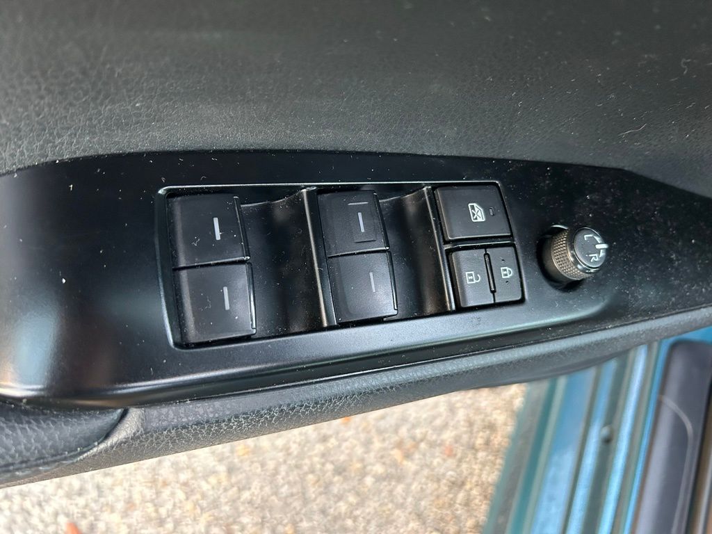 Thumbnail: 2025 Toyota Camry - 17