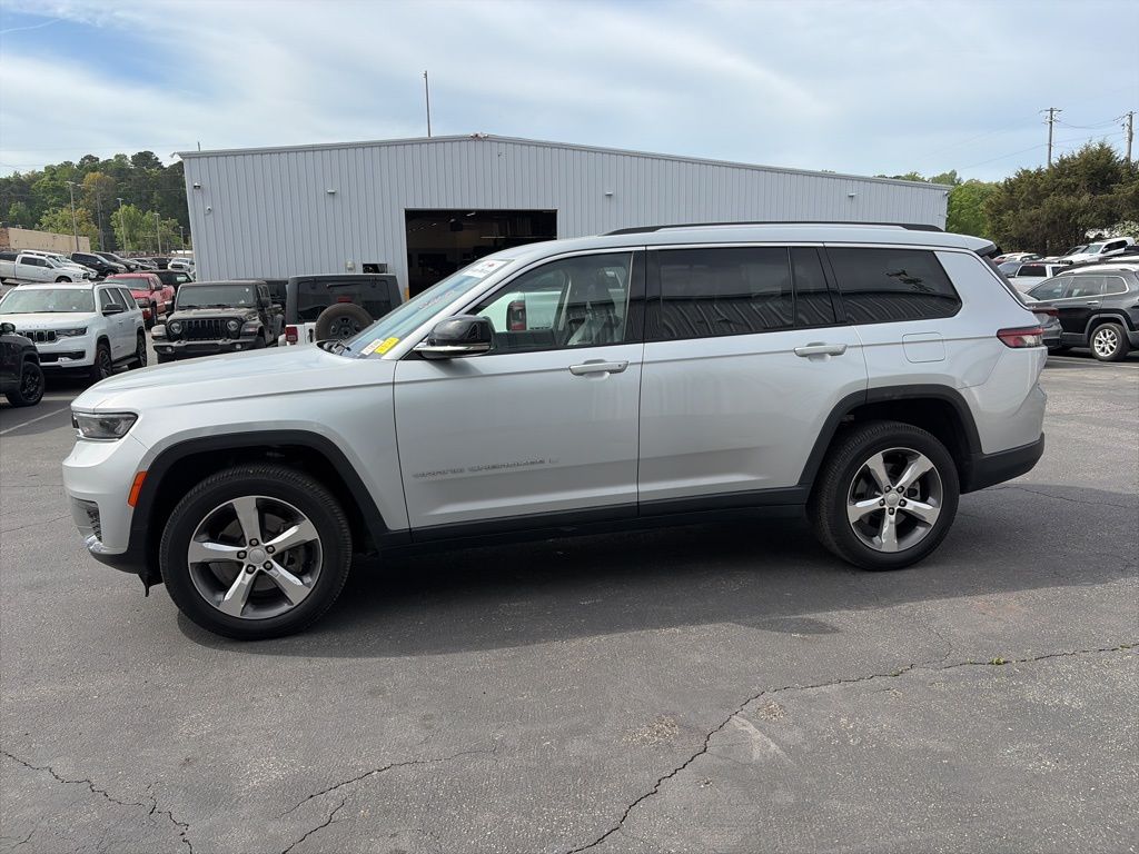 View vehicle photo 4