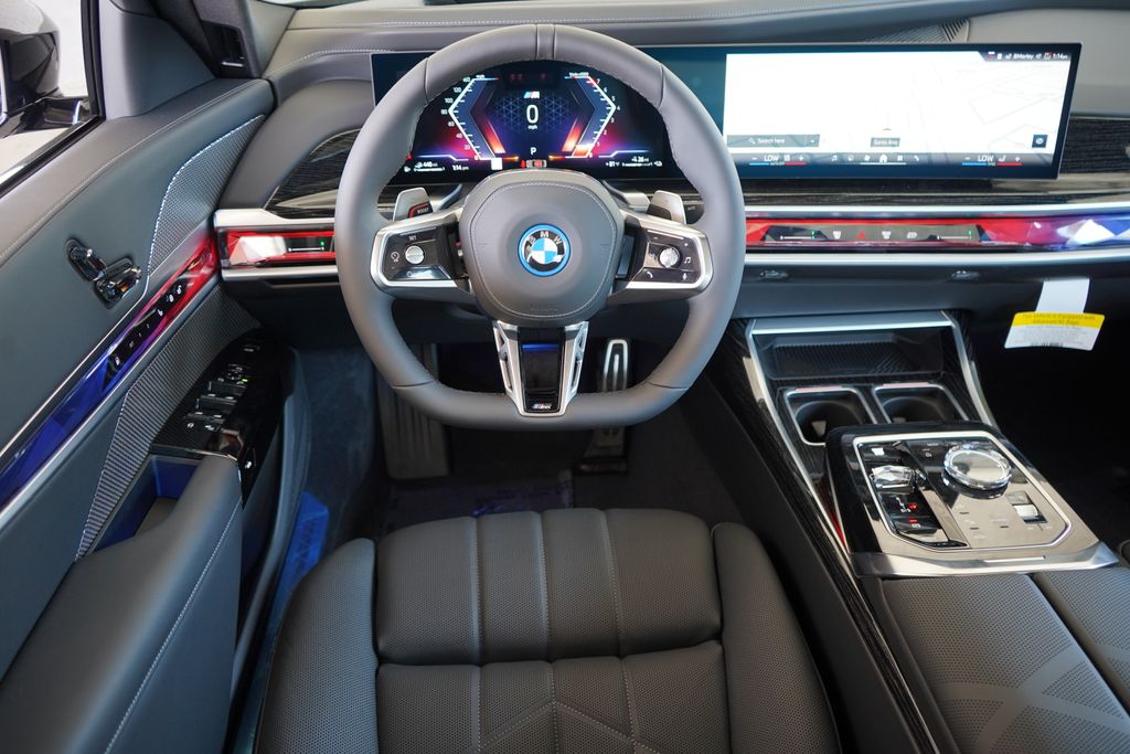 Thumbnail: 2025 BMW 7 Series - 17