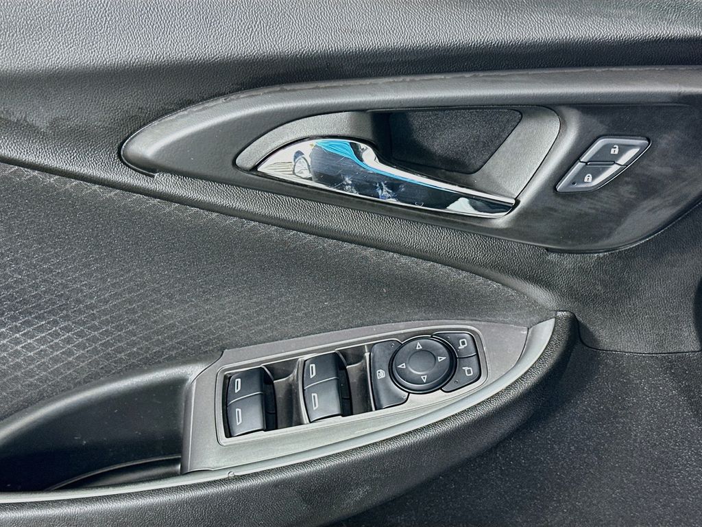 Thumbnail: 2024 Chevrolet Malibu - 17