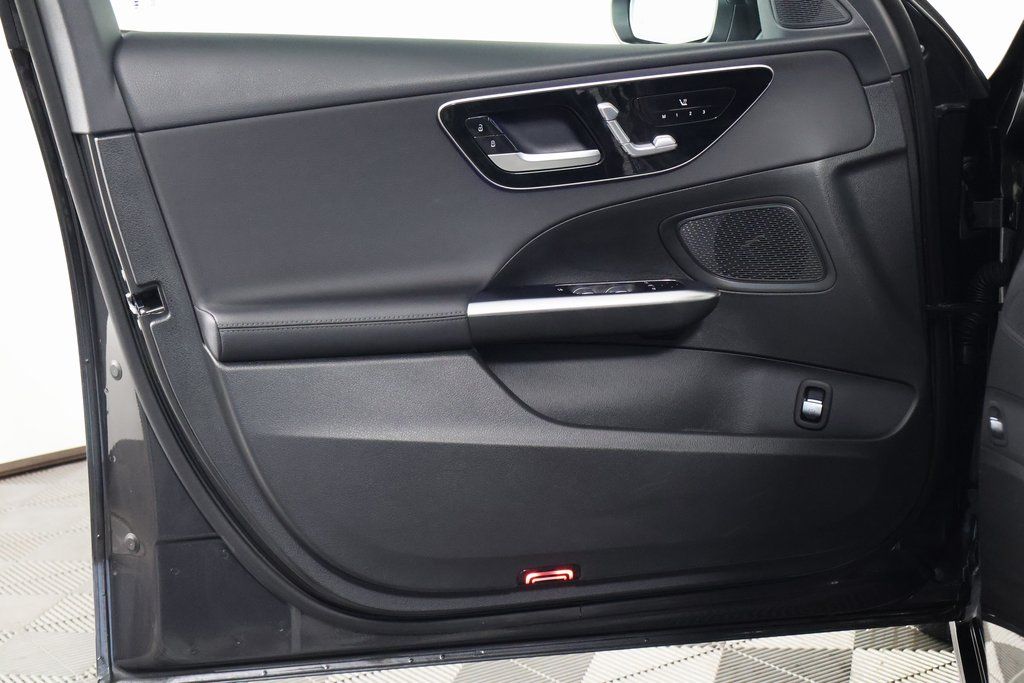 Thumbnail: 2024 Mercedes-Benz C-Class - 12