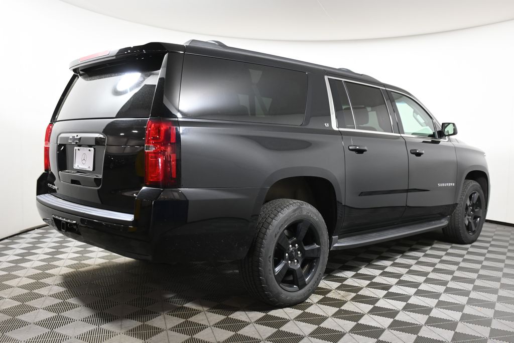 2018 Chevrolet Suburban LT 10