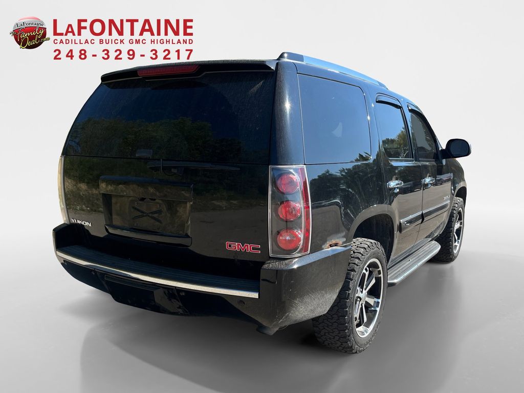 2007 GMC Yukon Denali 7