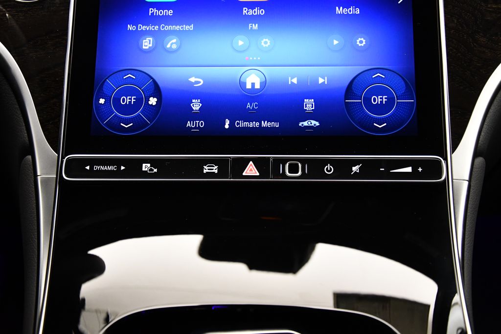 Thumbnail: 2025 Mercedes-Benz GLC - 28